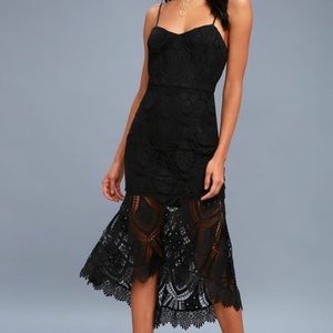 HP 🎉 Lulu’s Black Bodycon Midi Dress